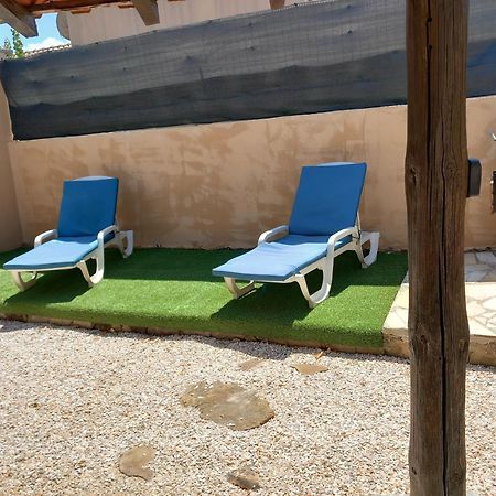 Studio Independant Dans Villa Neffies Exterior photo
